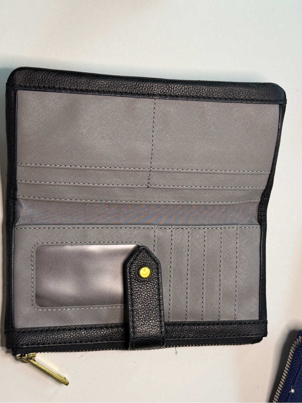 Black Fossil Wallet - Picture 3 of 3